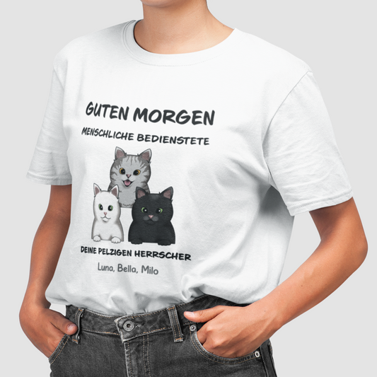 Women wearing a Personalized Menschliche Bedienstete T-Shirt with unique cat motif print.
